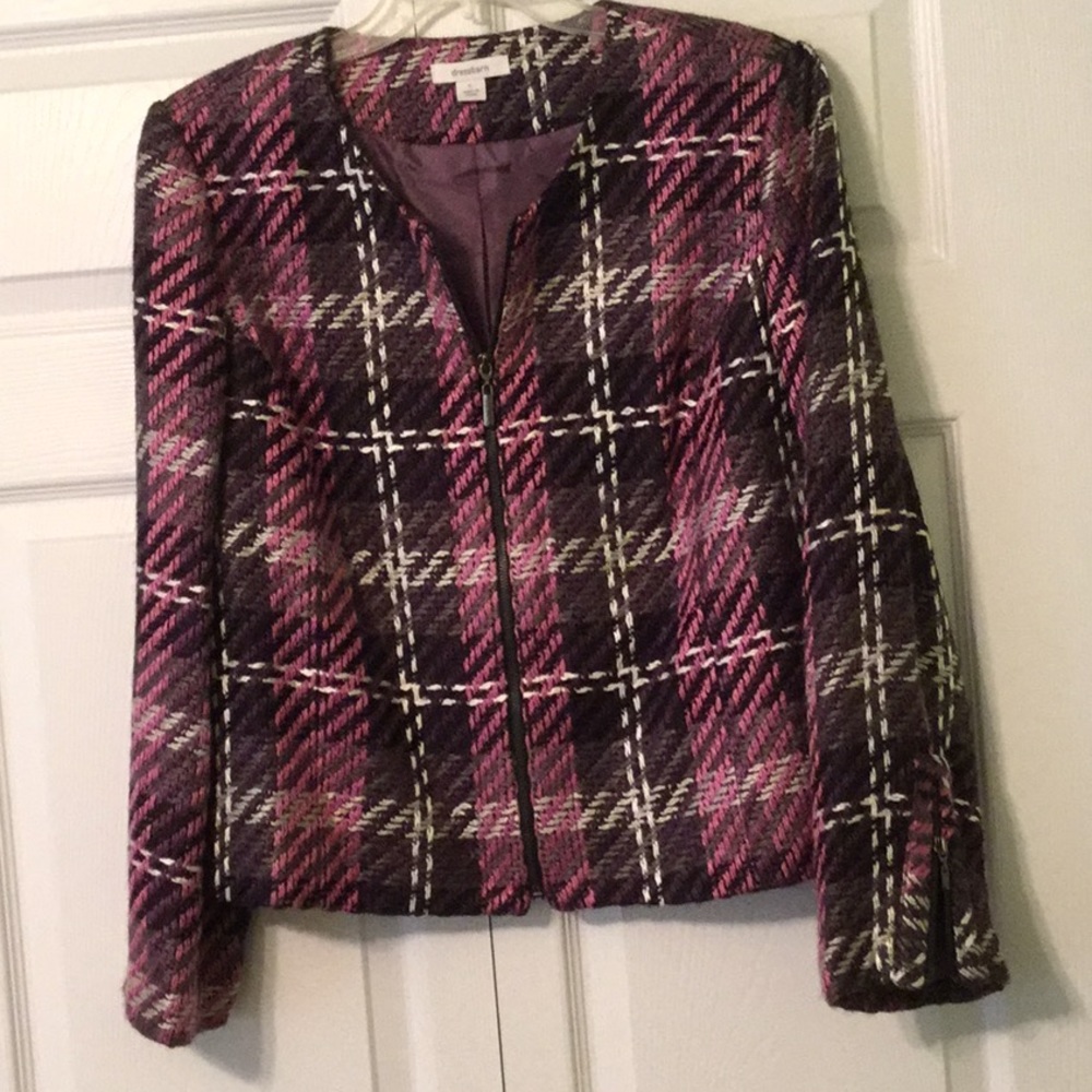 Don’t miss. Sophisticated jacket!!